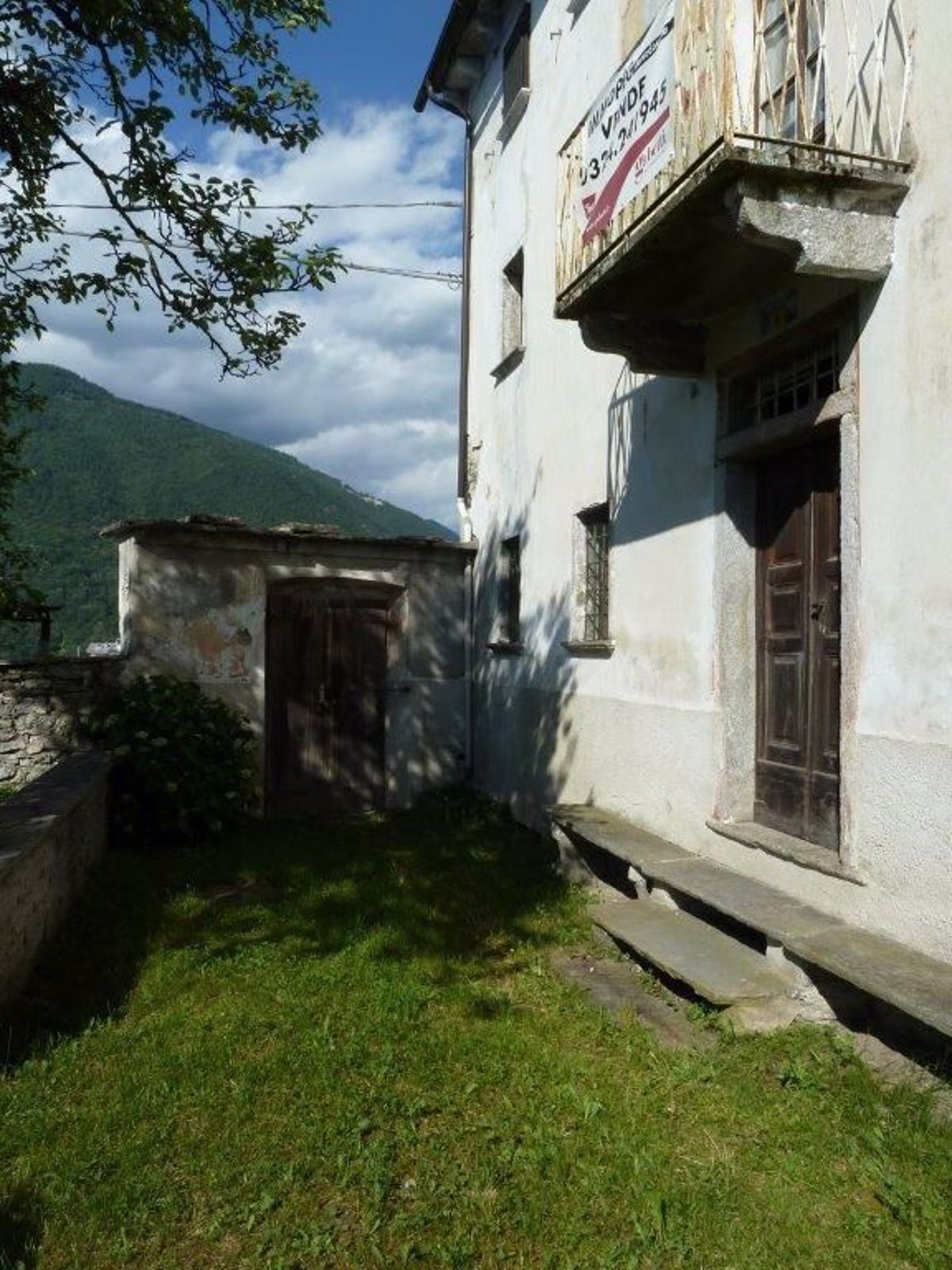 Casa indipendente con giardino a Trontano