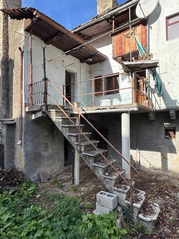 Casa indipendente con giardino a Varzo