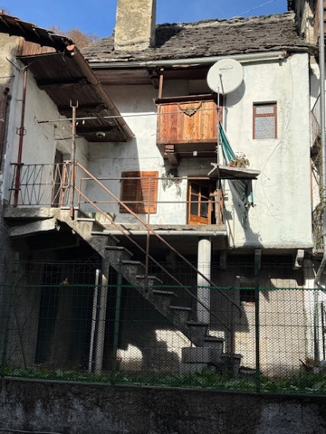 Casa indipendente con giardino a Varzo