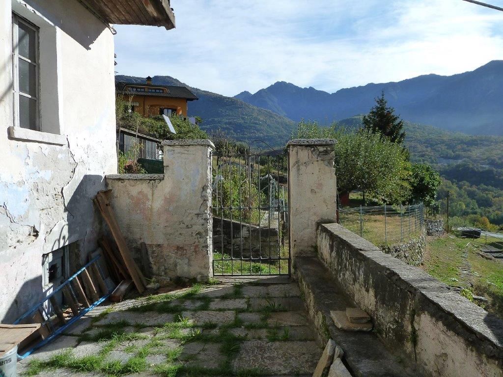 Casa indipendente da ristrutturare a Crevoladossola