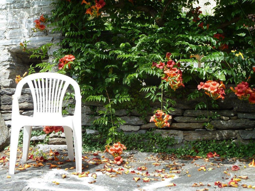 Rustico con giardino a Varzo