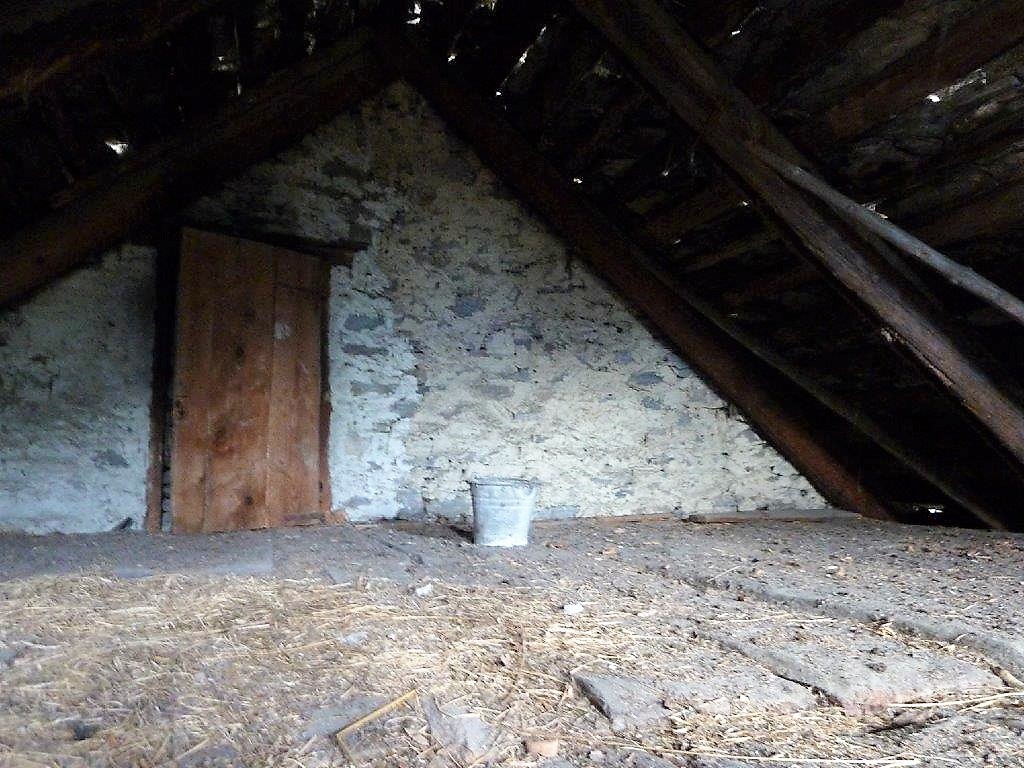 Rustico con giardino a Varzo