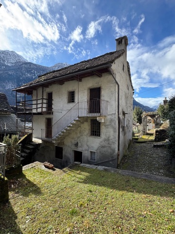 Casa indipendente con giardino a Varzo