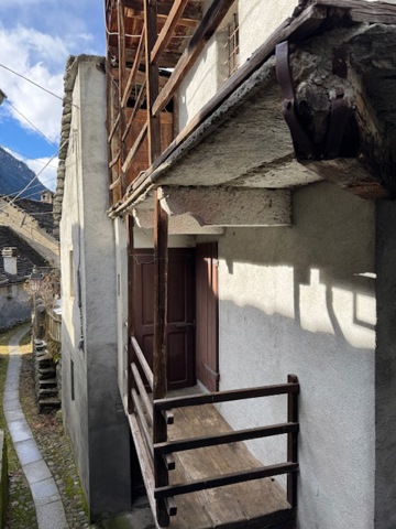 Casa indipendente con giardino a Varzo