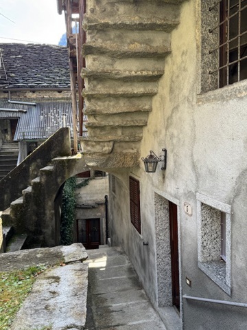 Casa indipendente con giardino a Varzo