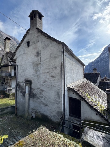 Casa indipendente con giardino a Varzo