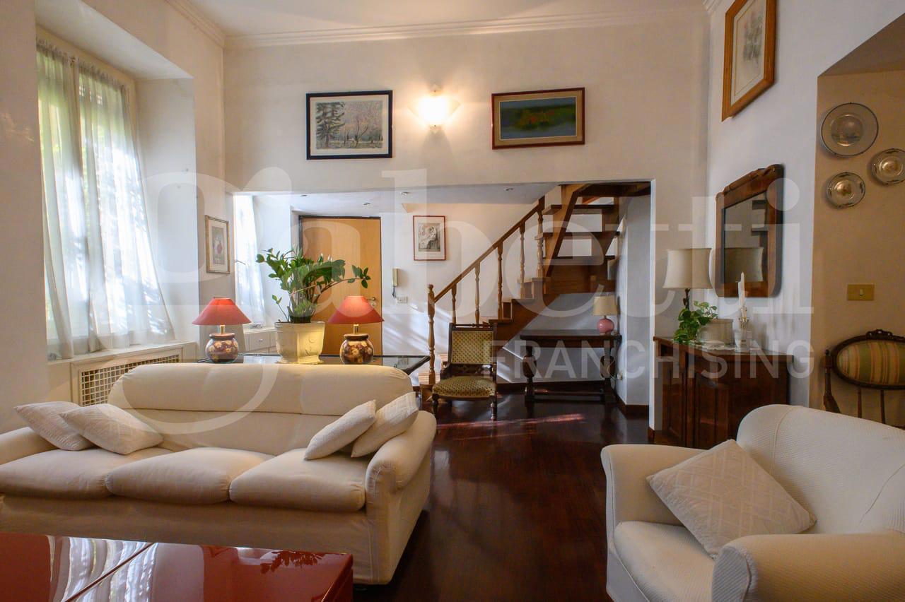 Trilocale arredato in affitto a Roma