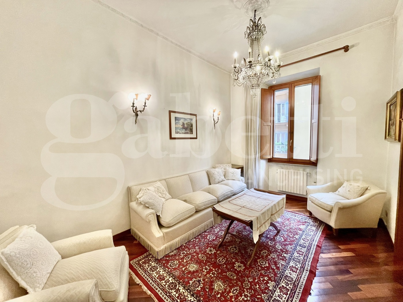 Quadrilocale arredato in affitto a Roma