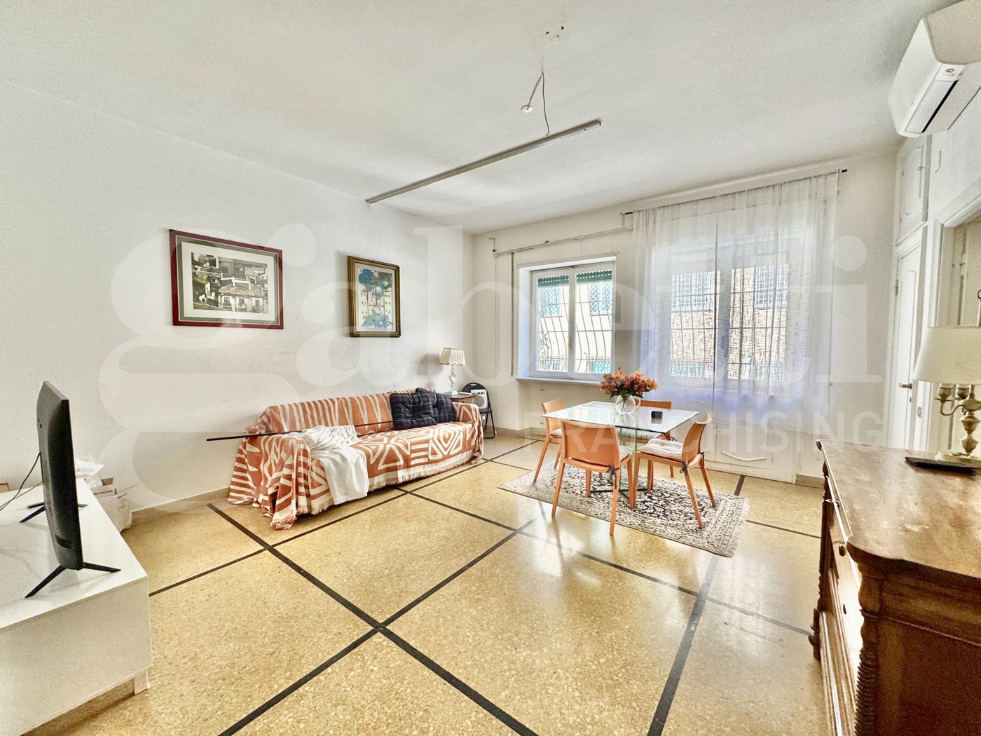 Bilocale arredato in affitto a Roma