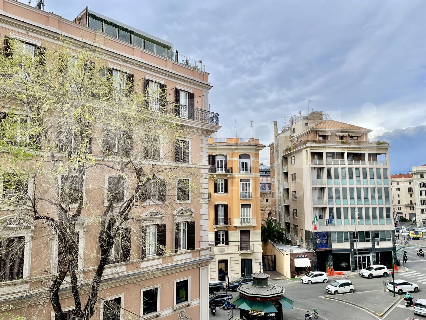 Quadrilocale arredato in affitto a Roma