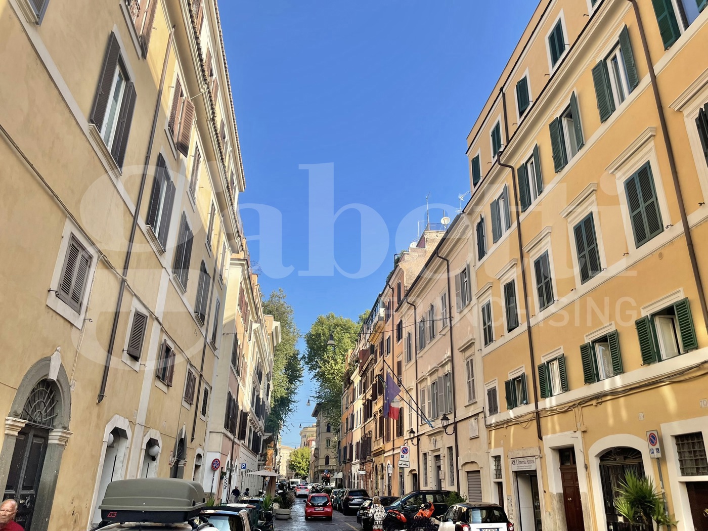 Quadrilocale da ristrutturare a Roma