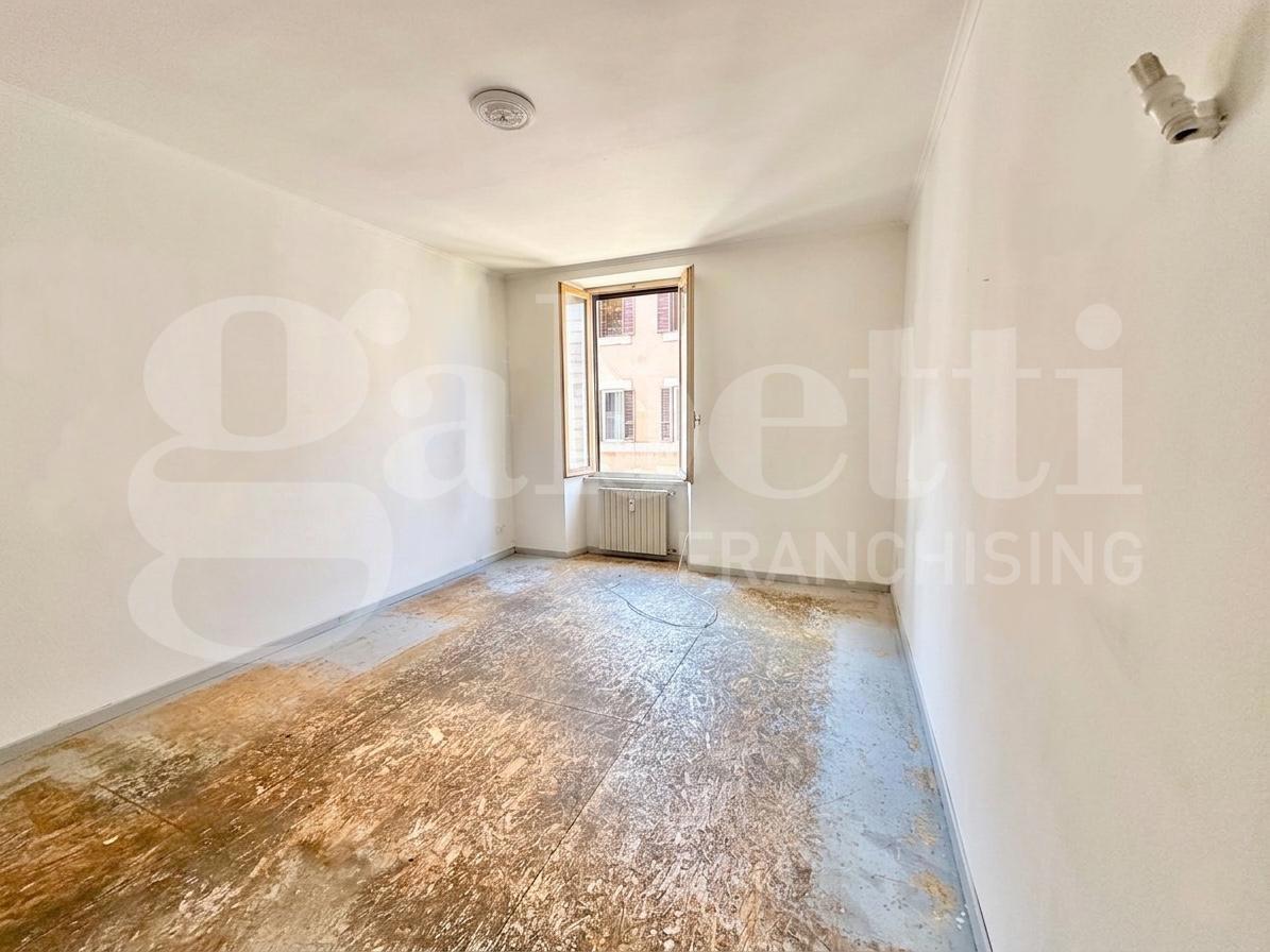 Quadrilocale da ristrutturare a Roma