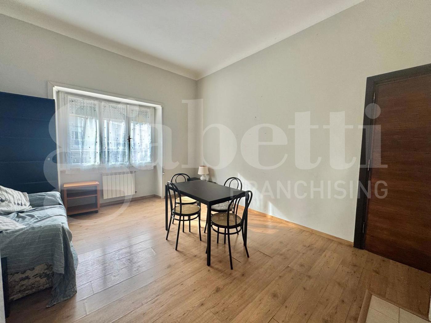 Bilocale arredato in affitto a Roma