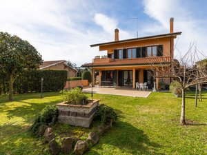 Villa Bifamiliare con giardino a Grottaferrata