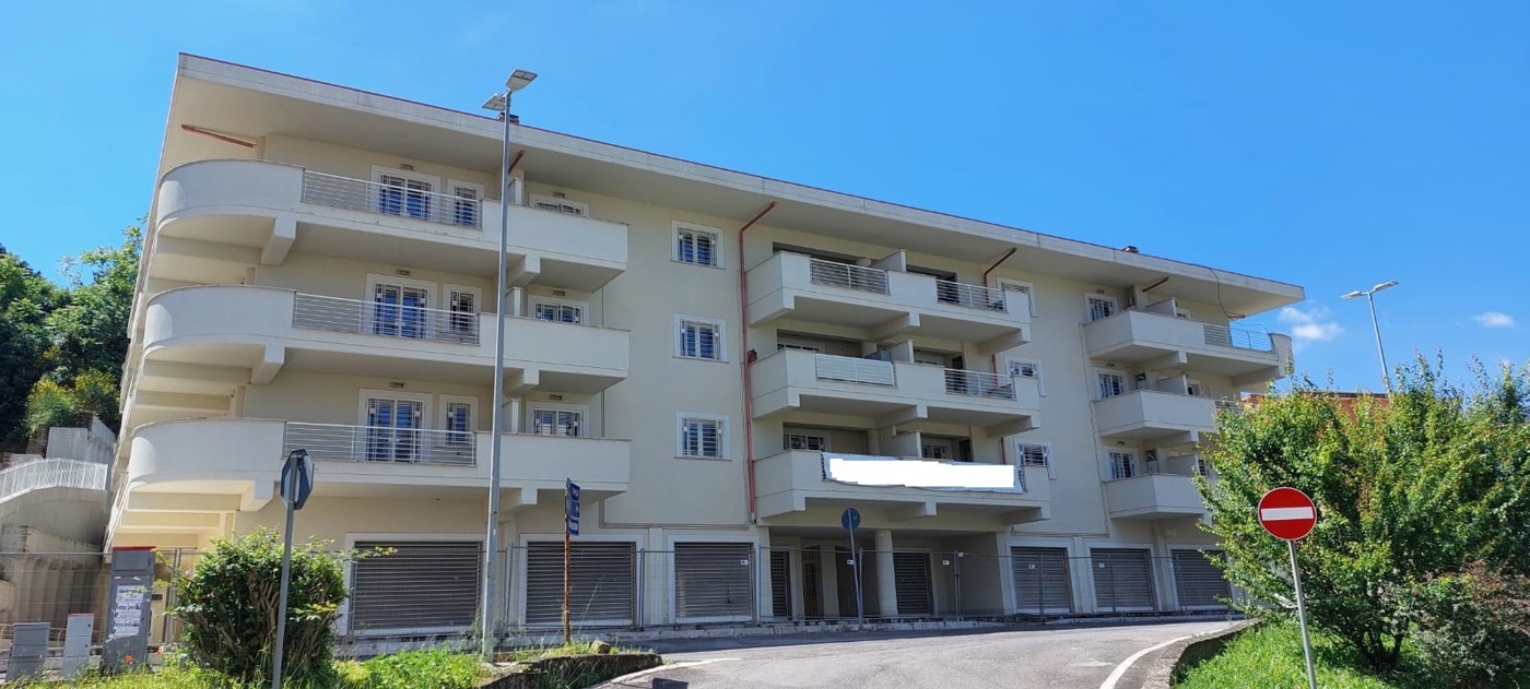 Negozio in vendita a Velletri