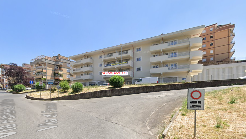 Negozio in affitto a Velletri