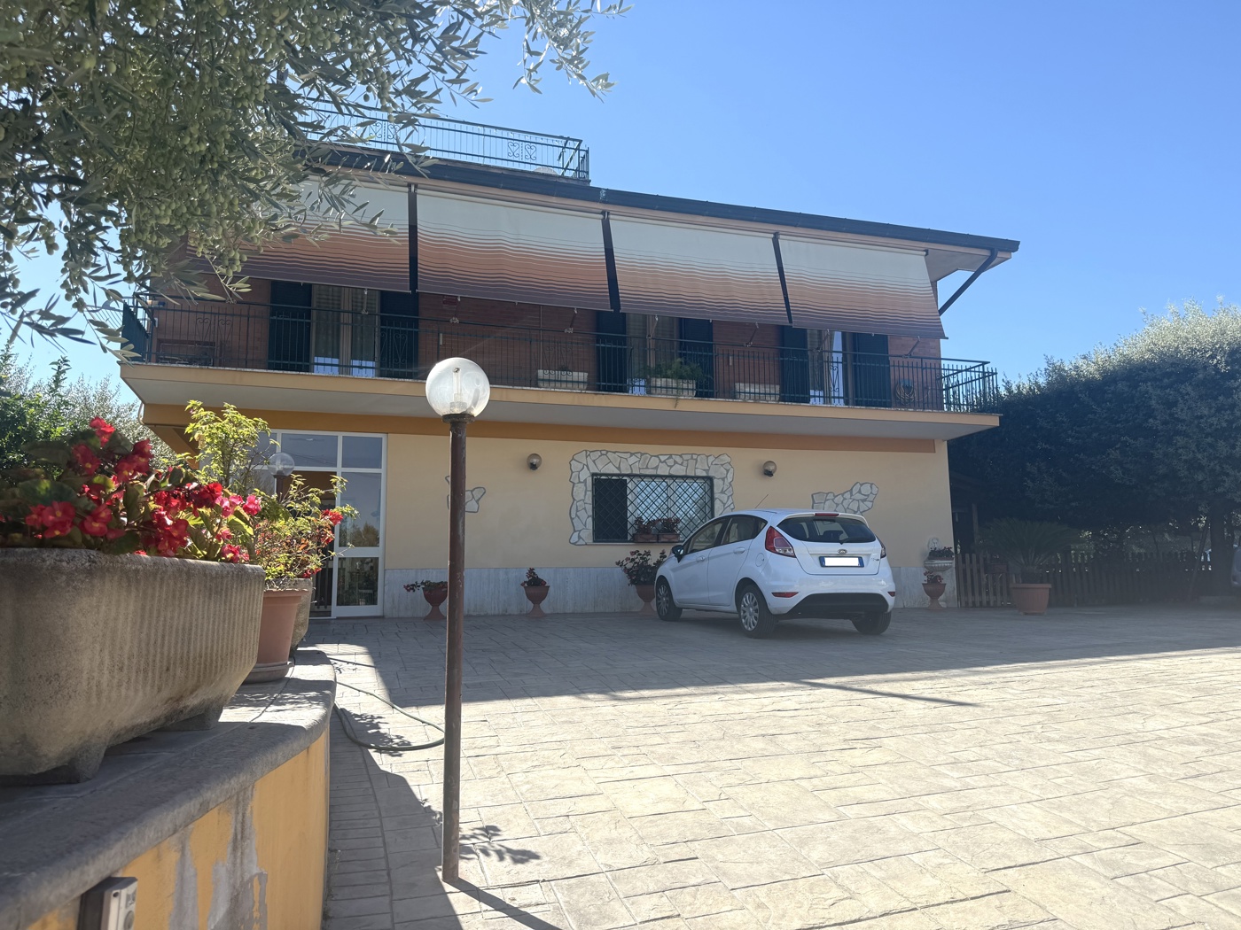 Bilocale arredato in affitto a Frascati