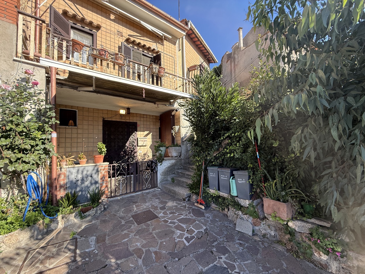 Casa indipendente da ristrutturare a Grottaferrata