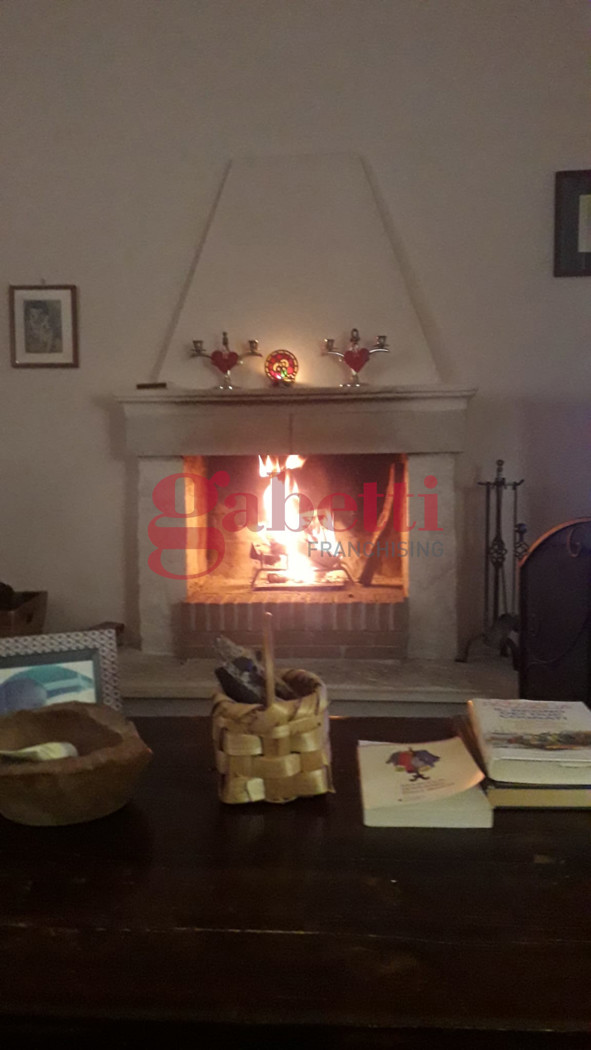 Rustico con giardino a Pietramelara