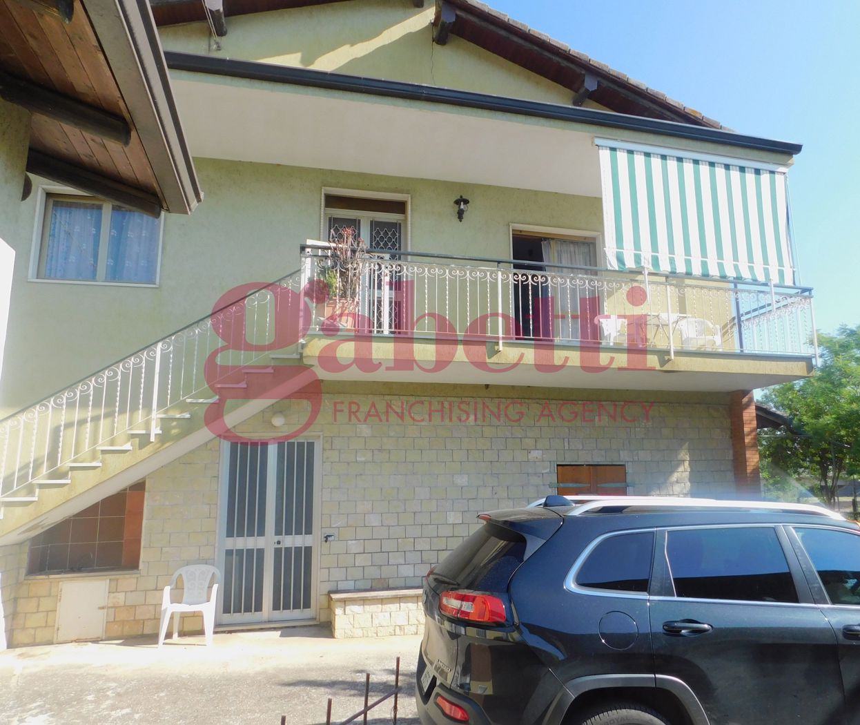 Casa indipendente con giardino a Sesto Campano