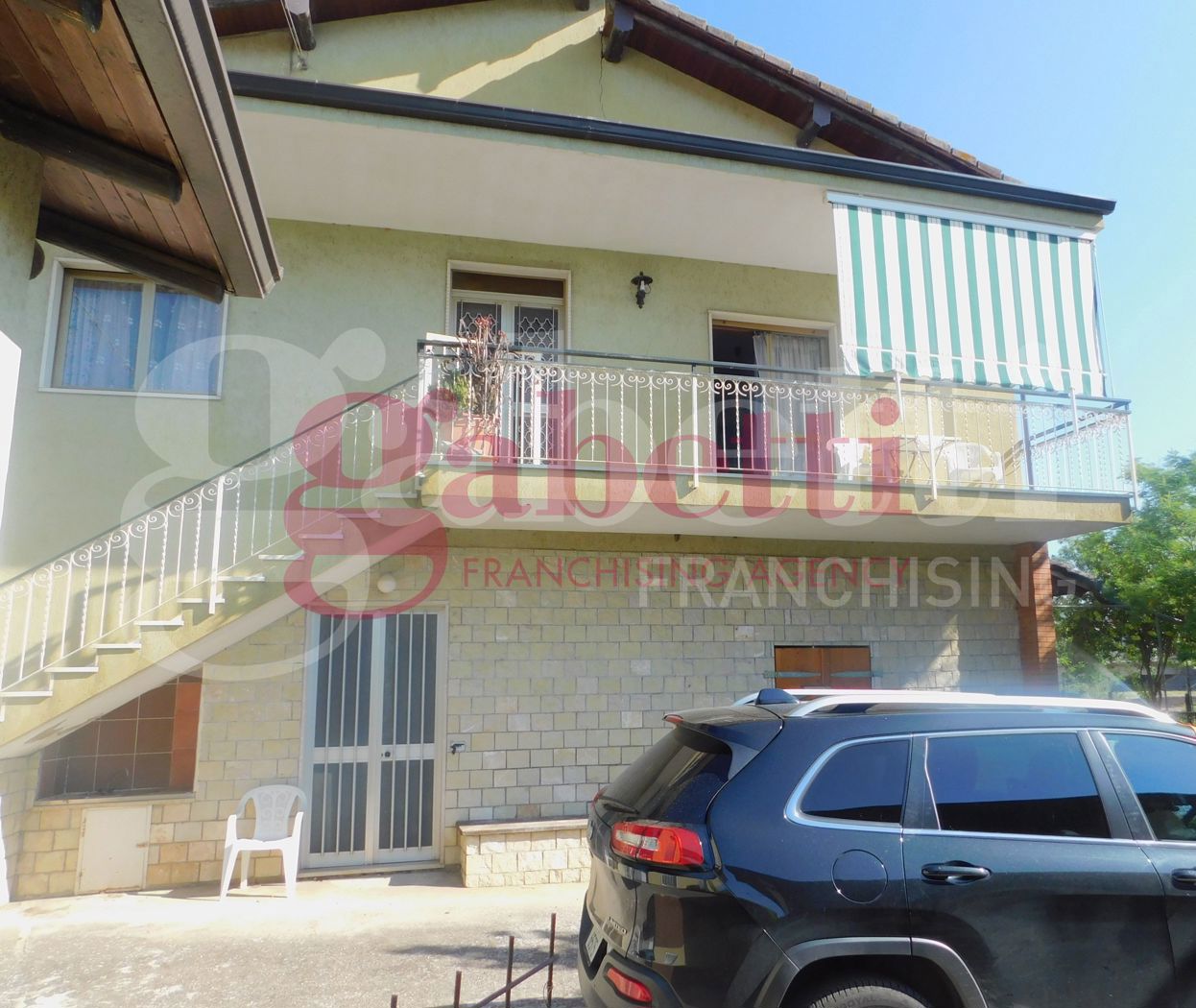Casa indipendente con giardino a Sesto Campano