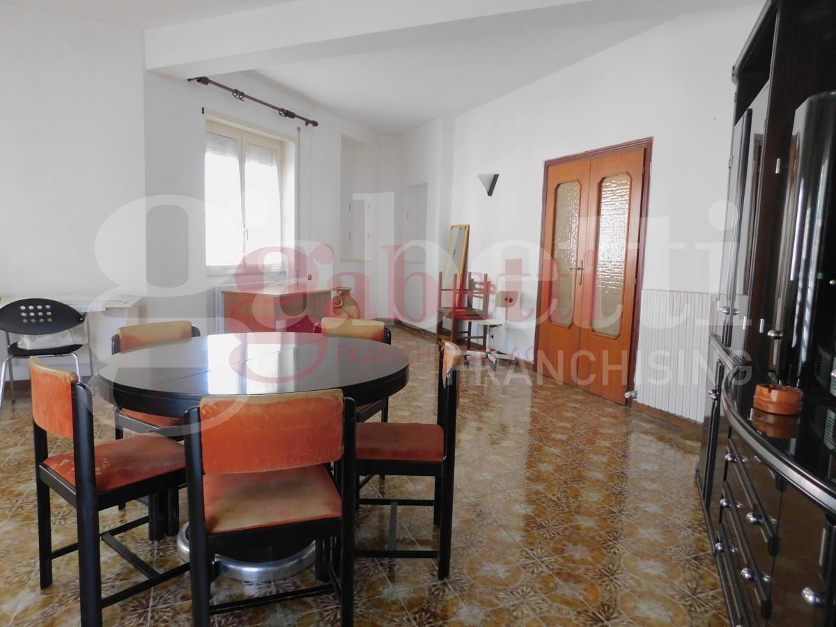 Quadrilocale arredato in affitto a Venafro