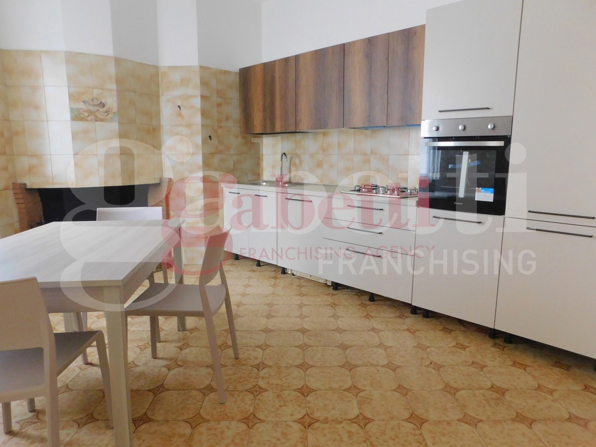 Quadrilocale arredato in affitto a Venafro