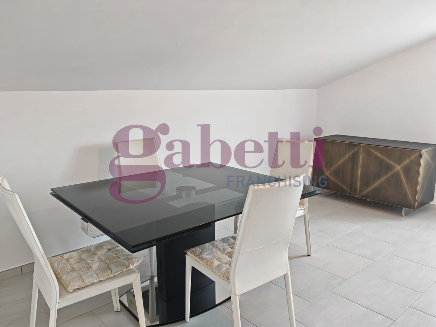 Quadrilocale arredato in affitto a Venafro