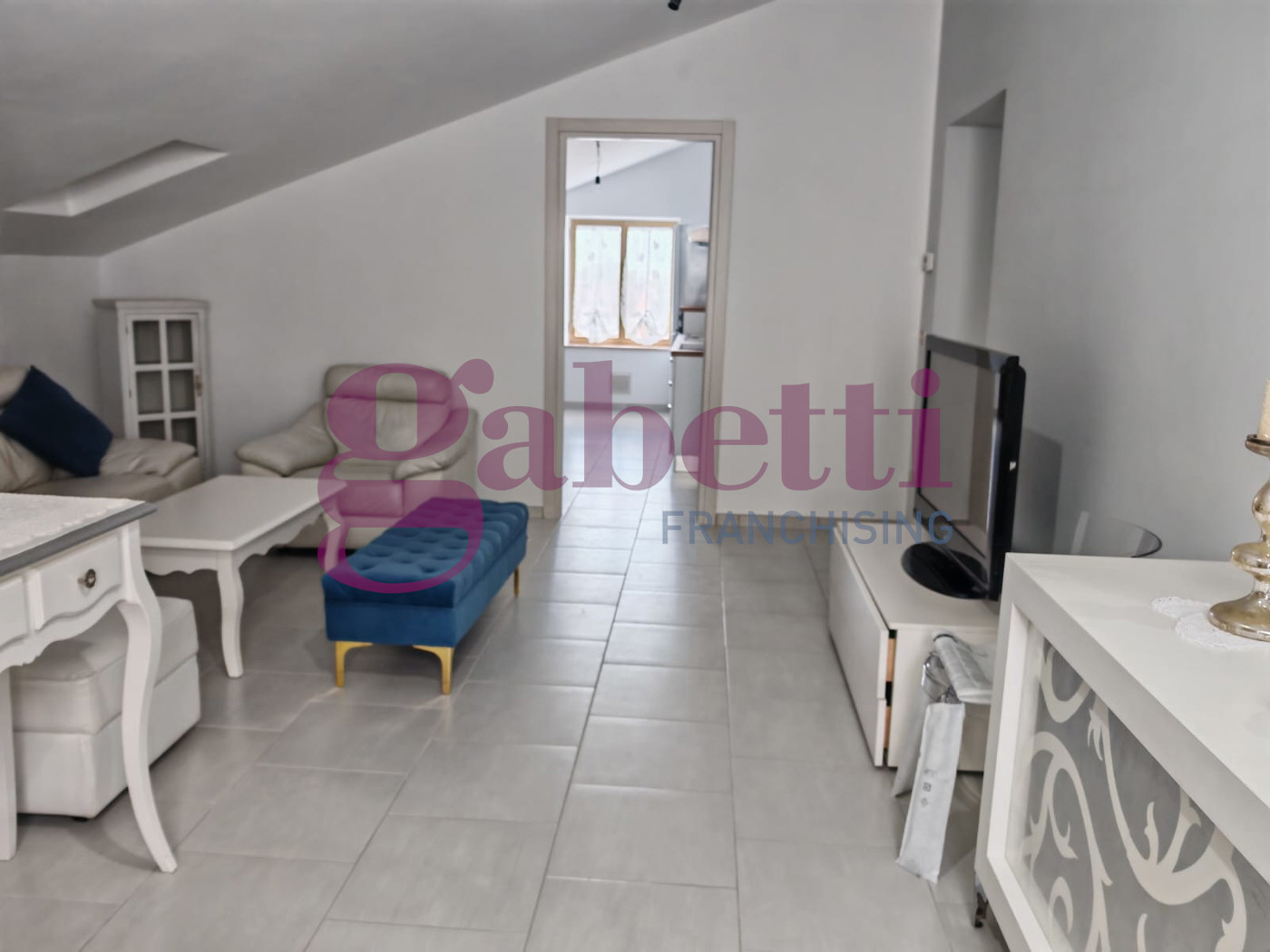 Quadrilocale arredato in affitto a Venafro