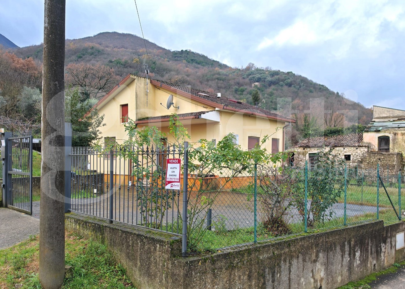 Casa indipendente con giardino a Sesto Campano