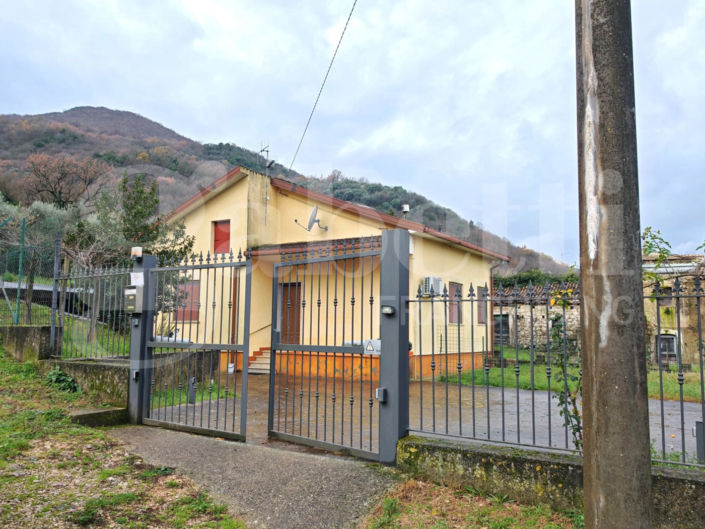 Casa indipendente con giardino a Sesto Campano