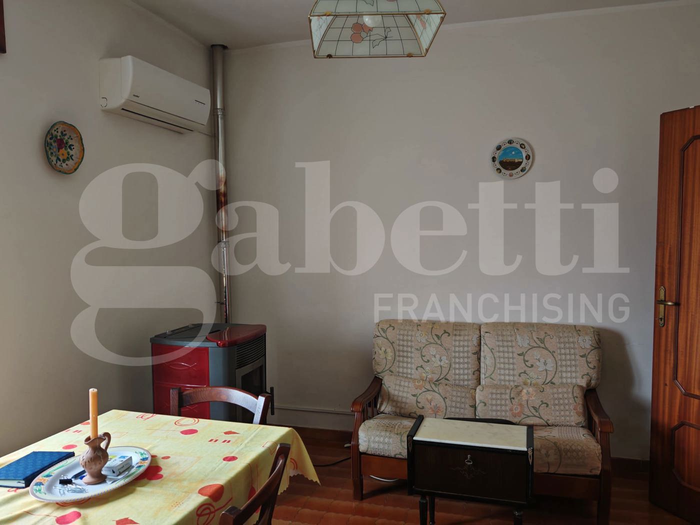 Casa indipendente con giardino a Sesto Campano