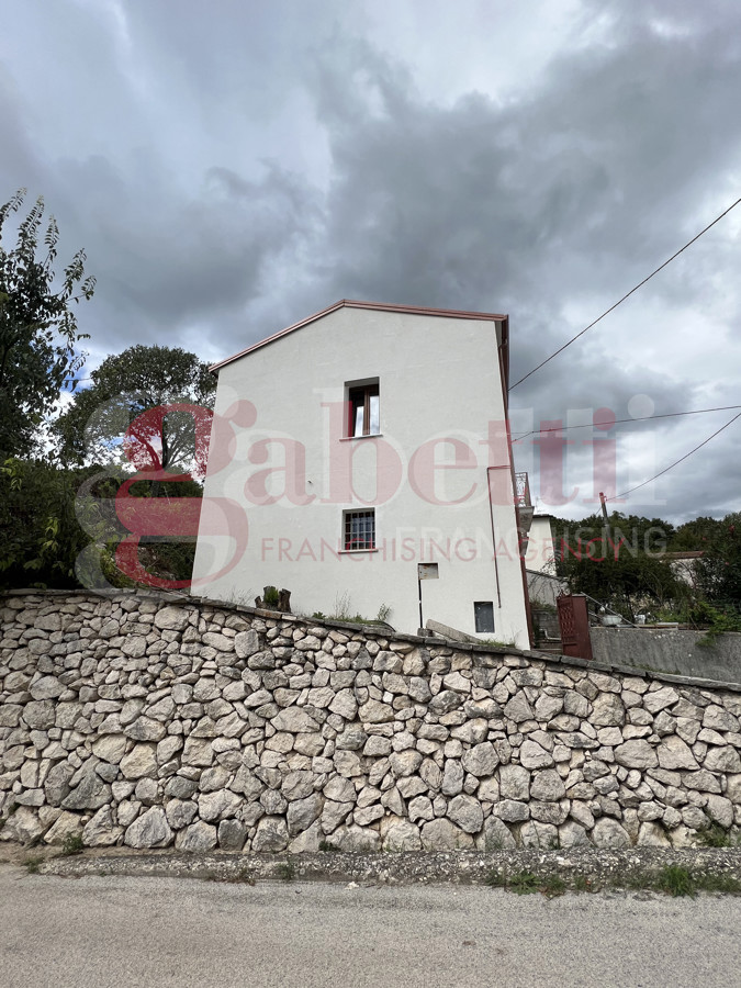 Casa indipendente con giardino a Pozzilli