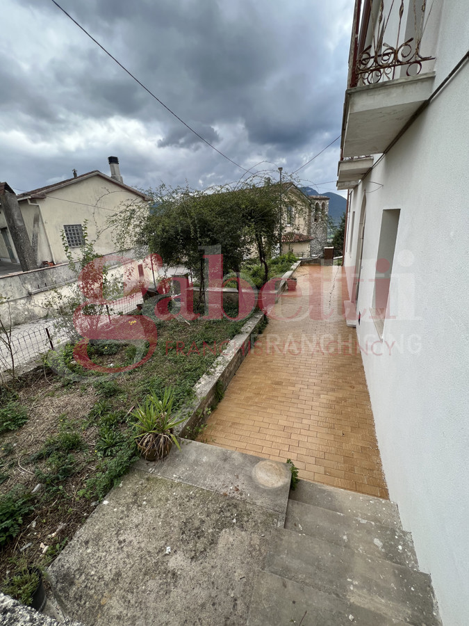 Casa indipendente con giardino a Pozzilli