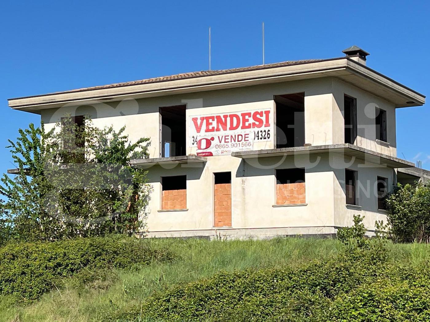 Villa con giardino a Venafro