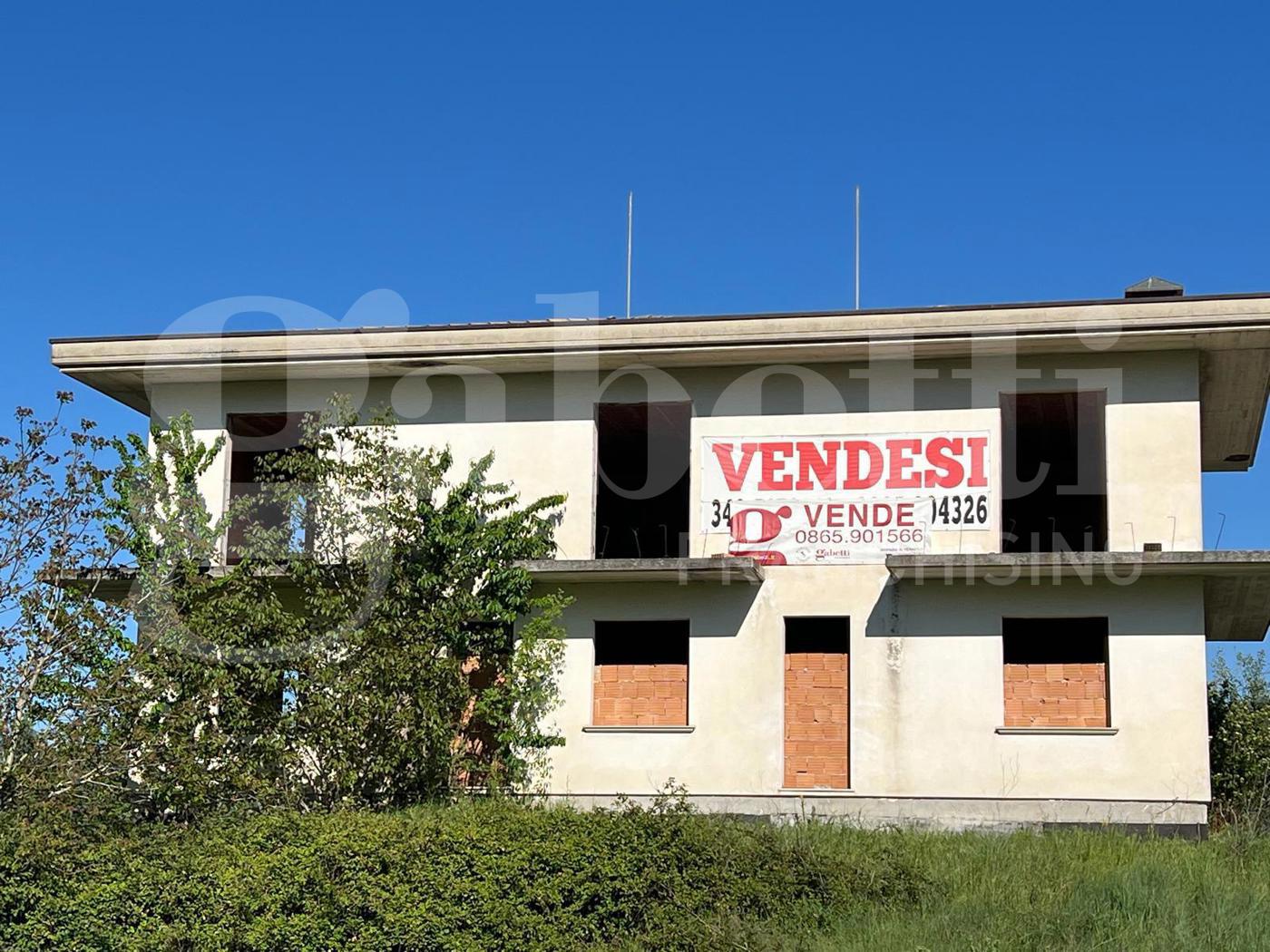 Villa con giardino a Venafro