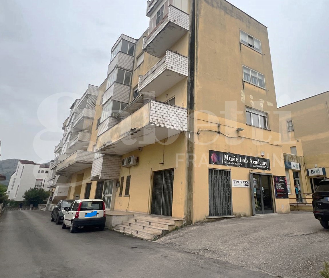 Negozio in vendita a Venafro