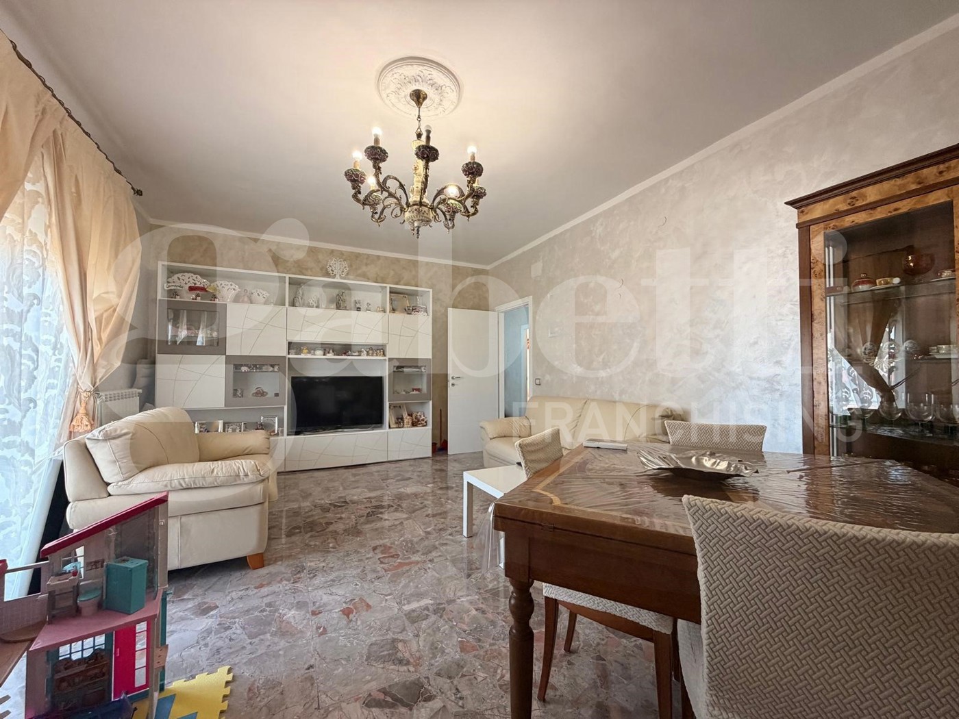 Quadrilocale con box a Venafro