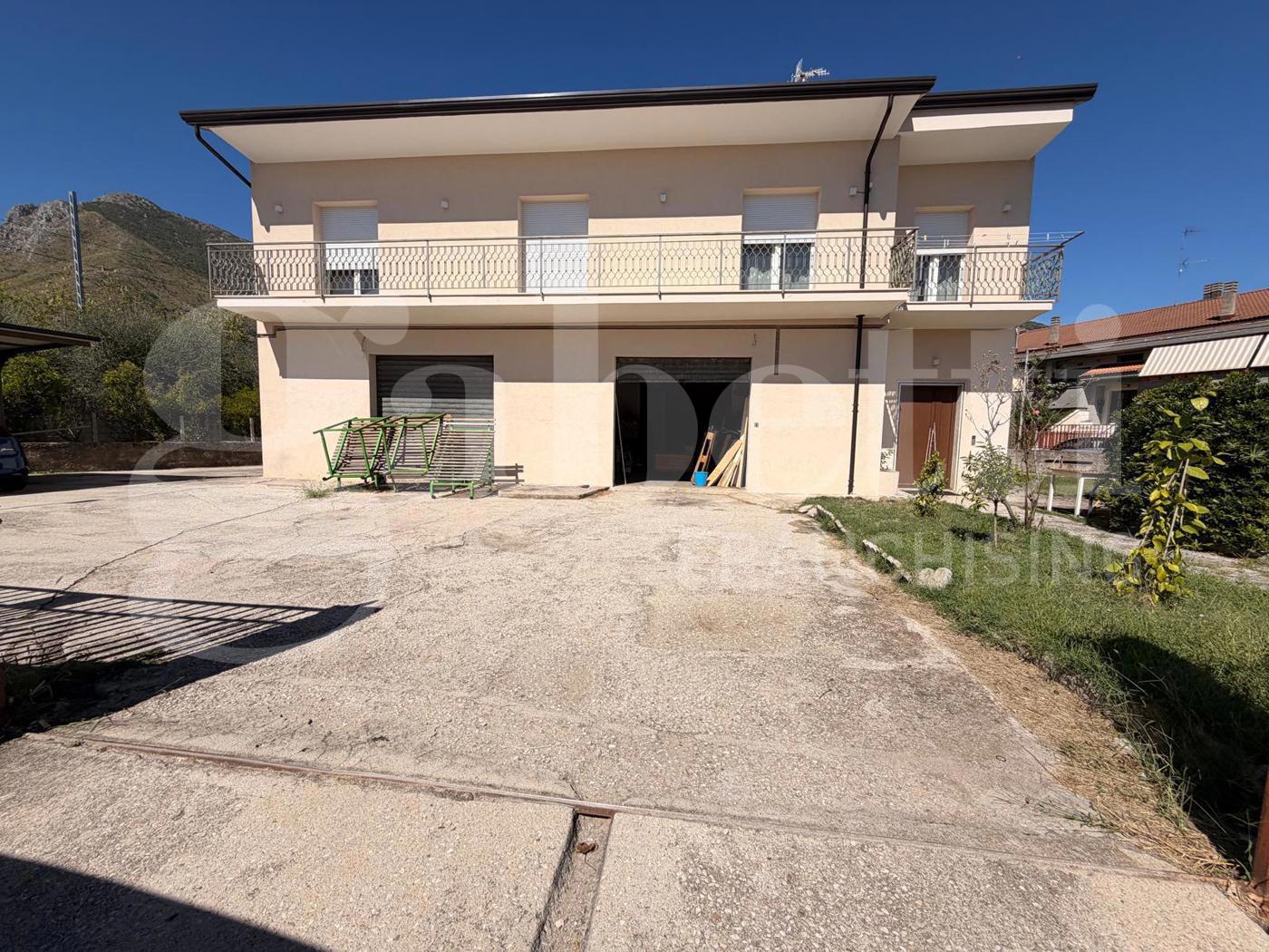 Negozio in affitto a Venafro