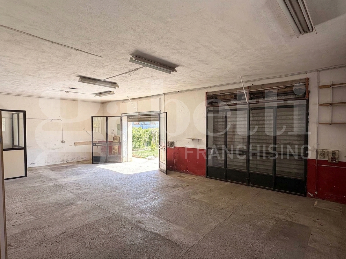 Negozio in affitto a Venafro
