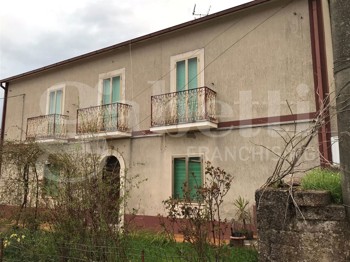 Casa indipendente con giardino a Pozzilli