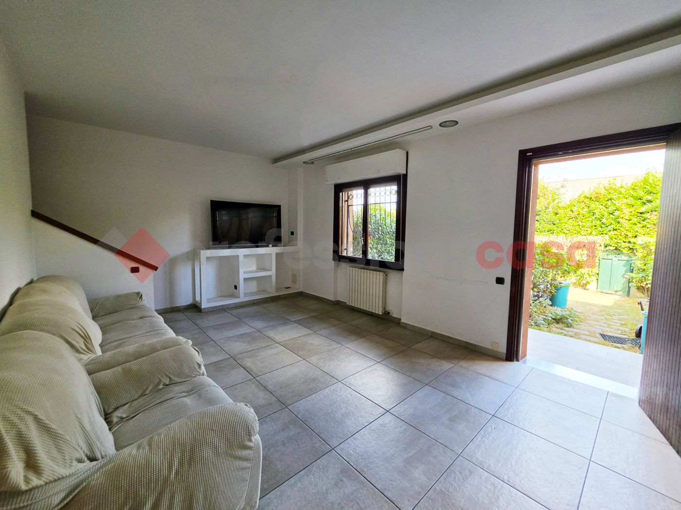 Villa con giardino a Cadorago