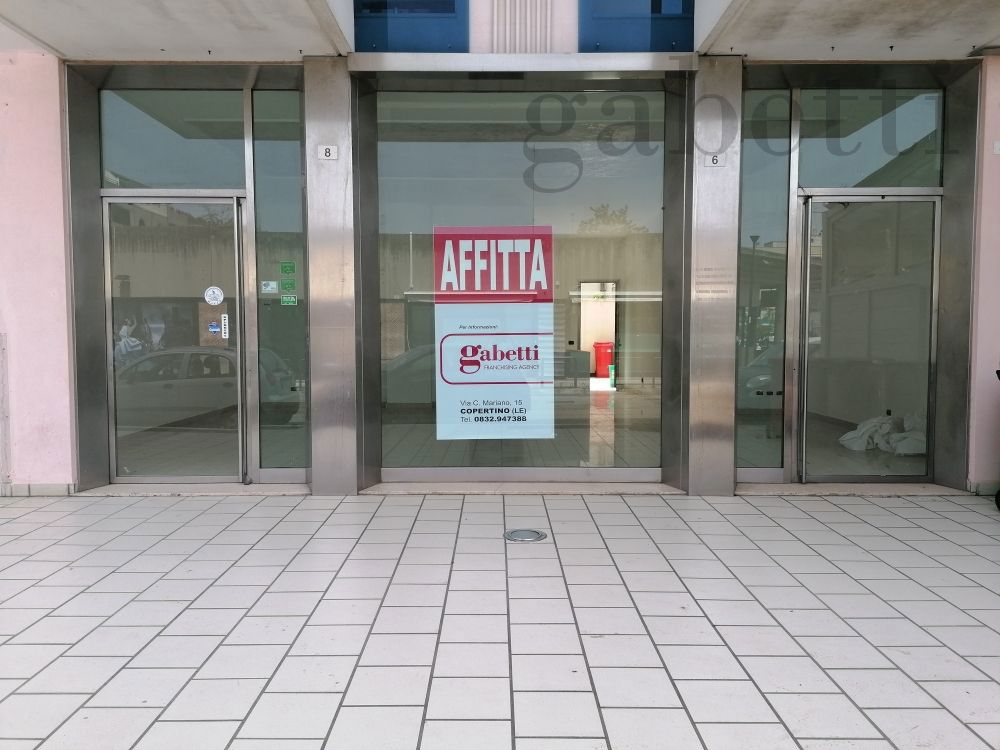 Negozio in affitto a Copertino