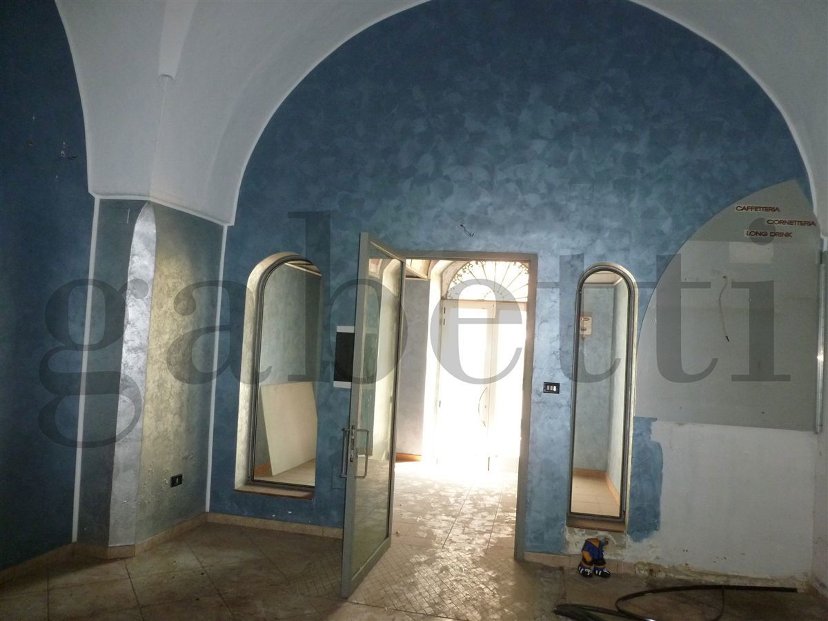 Negozio in affitto a Copertino