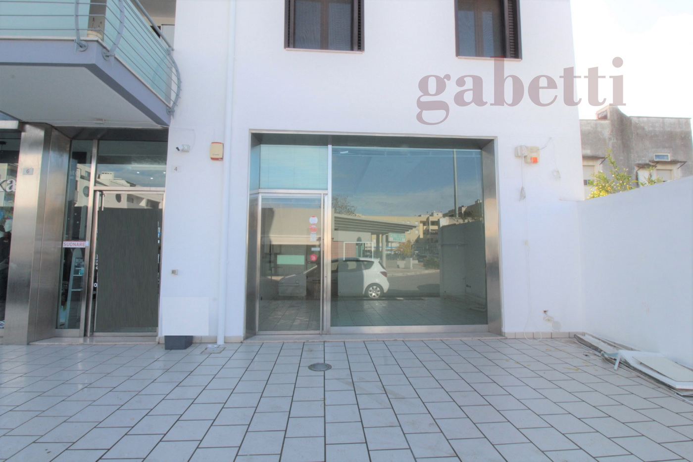 Negozio in affitto a Copertino