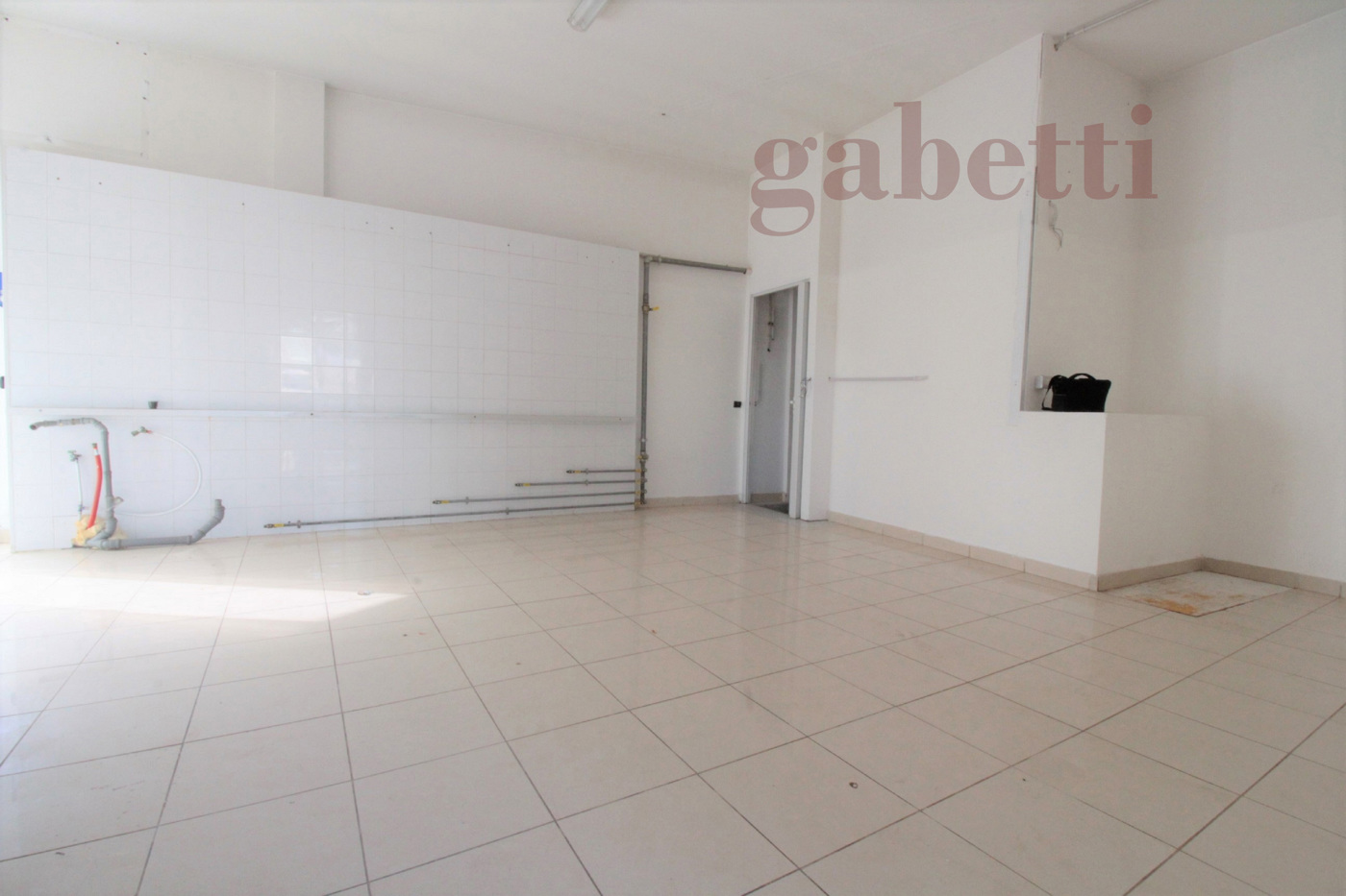 Negozio in affitto a Copertino