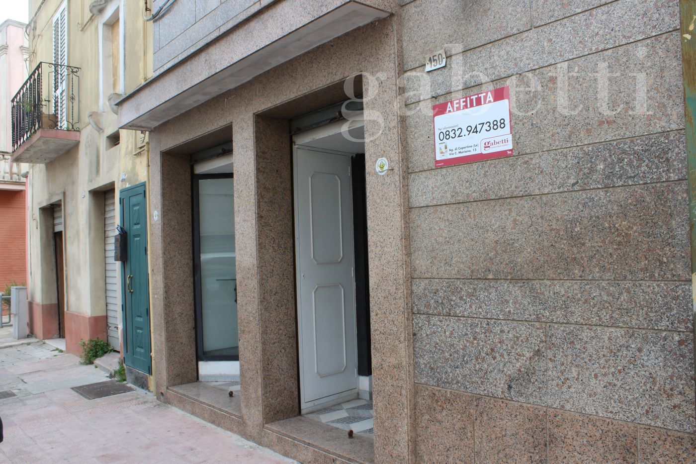 Negozio in affitto a Copertino