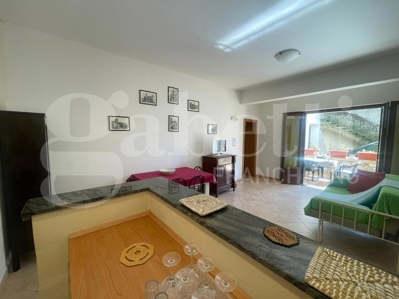 Quadrilocale arredato in affitto a Spongano