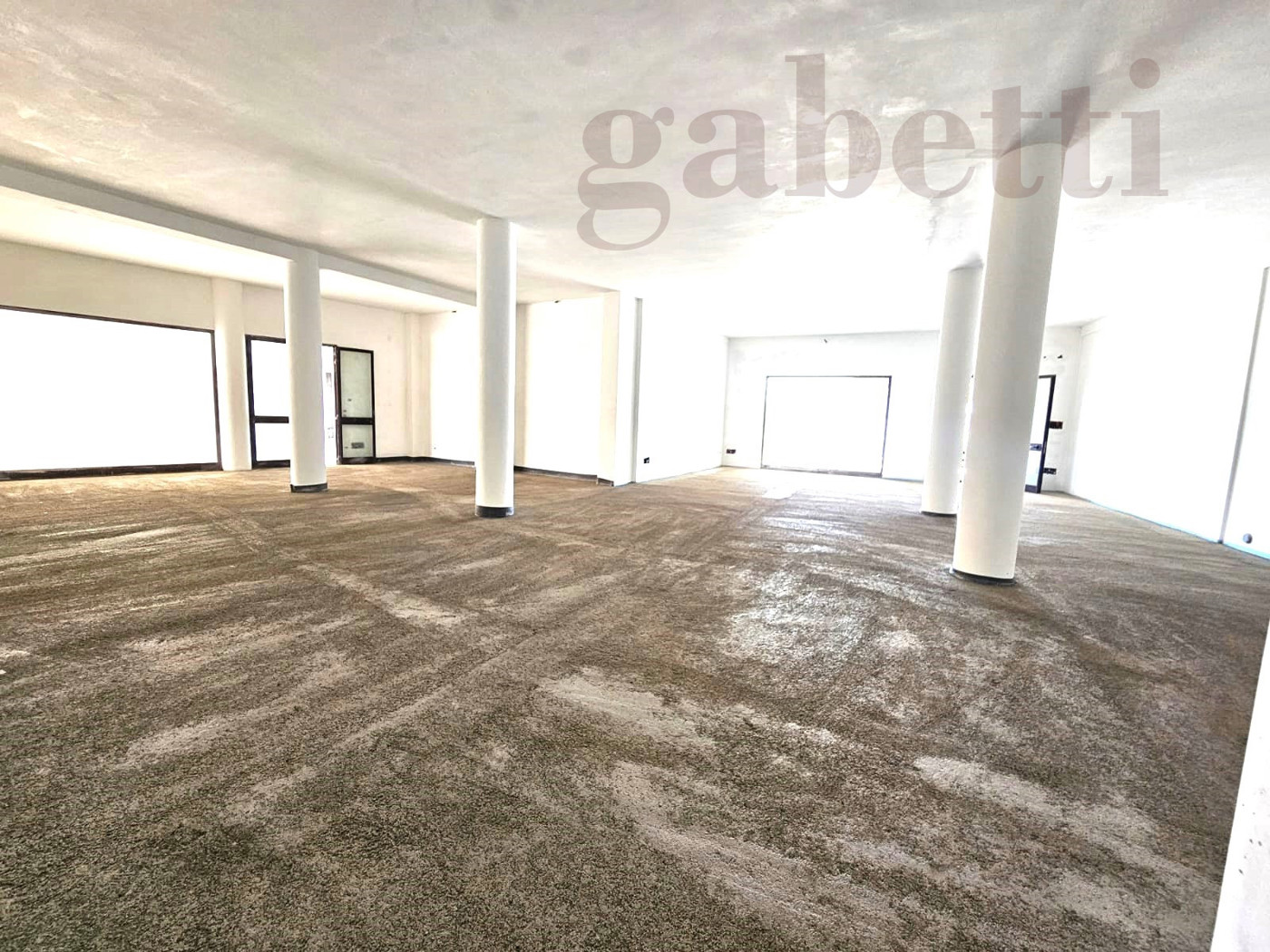 Negozio in affitto a Copertino