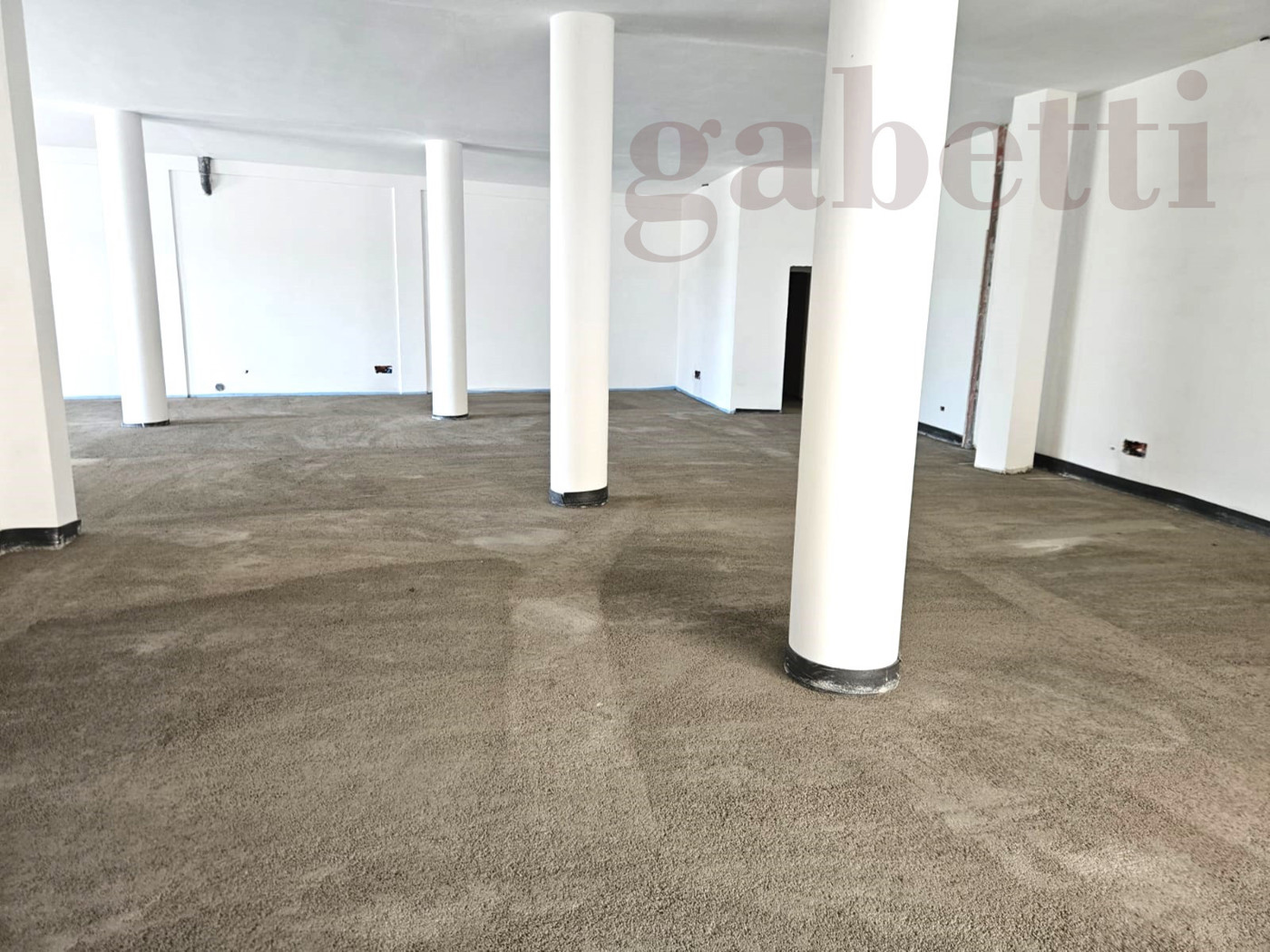 Negozio in affitto a Copertino